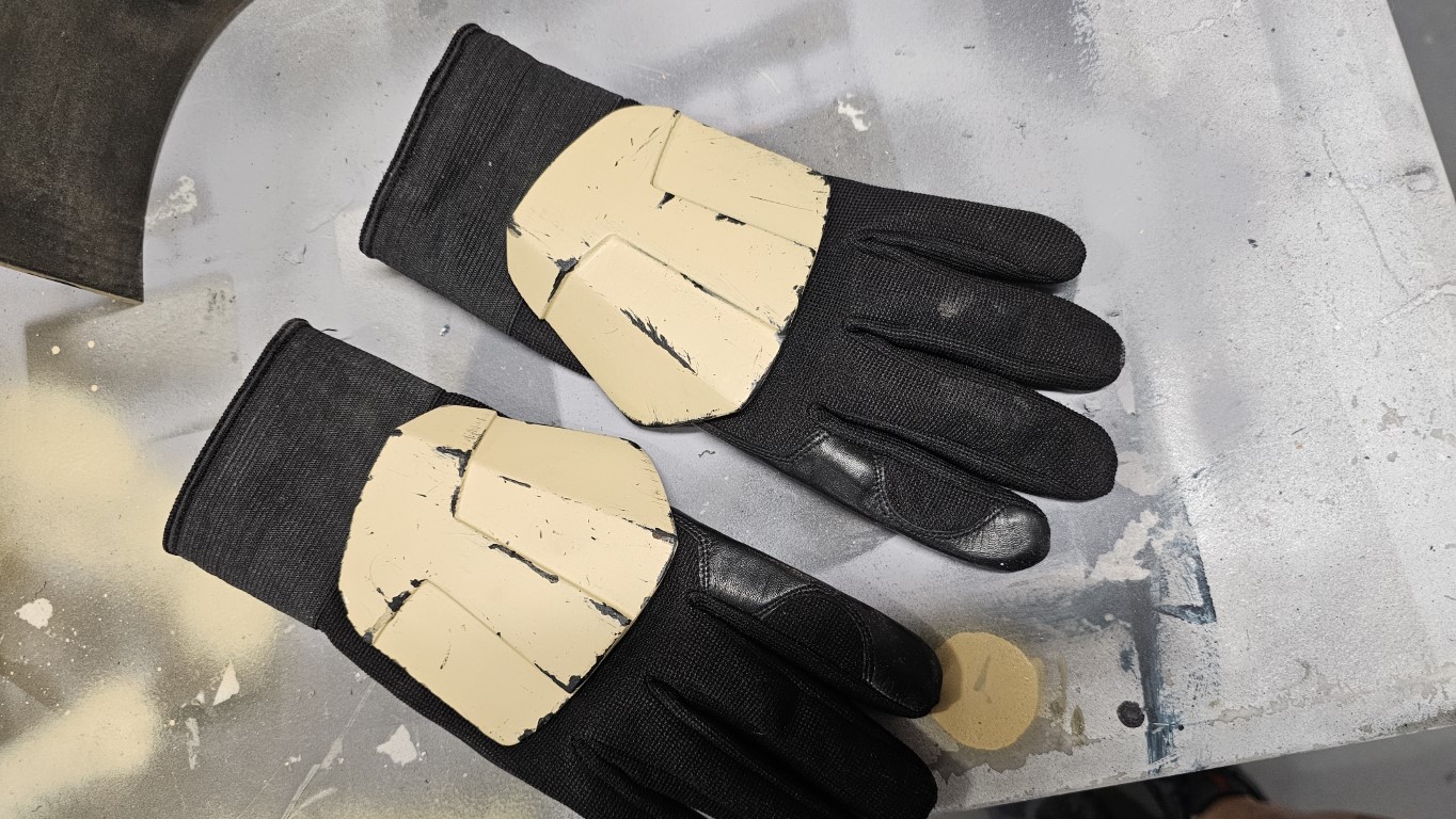 22-gloves_before_acrylic.jpg